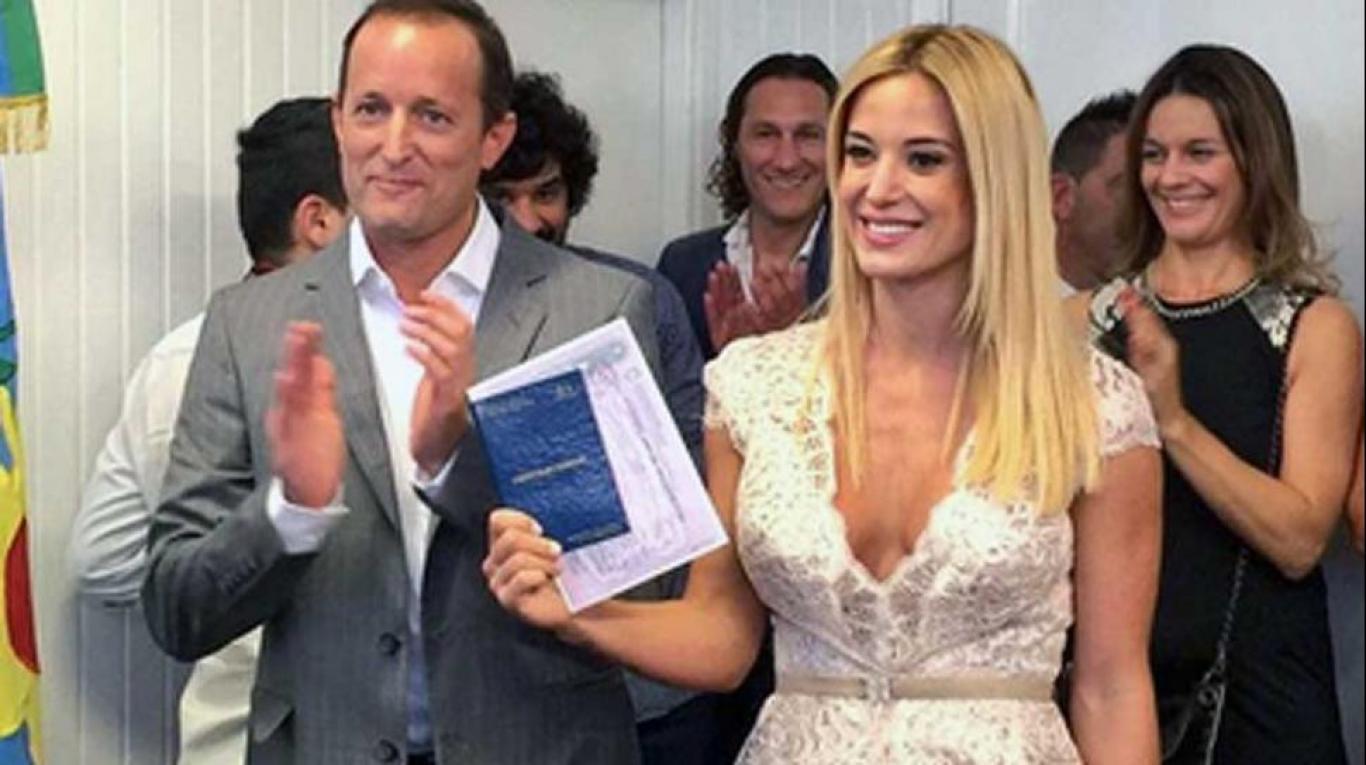 Jesica Cirio y Mart&iacute;n Insaurralde &iexcl;renuevan los votos! &ndash; Revista Paparazzi