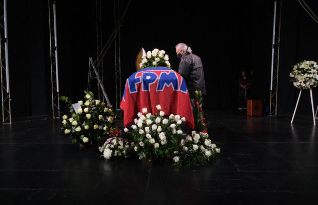 Chile. La militancia rodriguista despidió con cantos y consignas al trovador revolucionario Patricio Manns