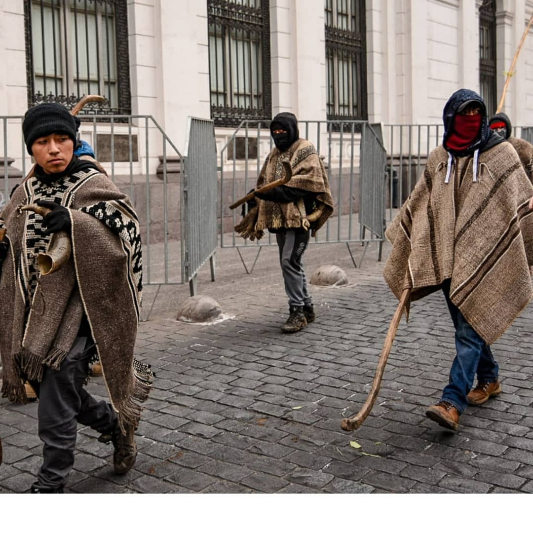 Puede ser una imagen de 1 persona, de pie y al aire libre