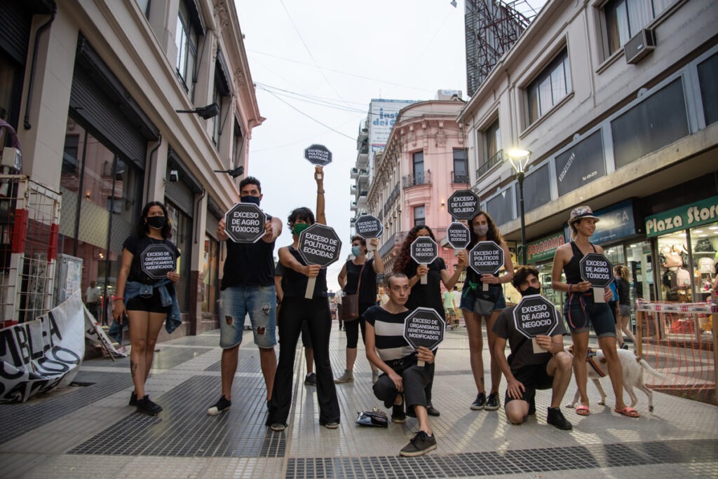 parana-200-marchas-contra-fumiganciones-04