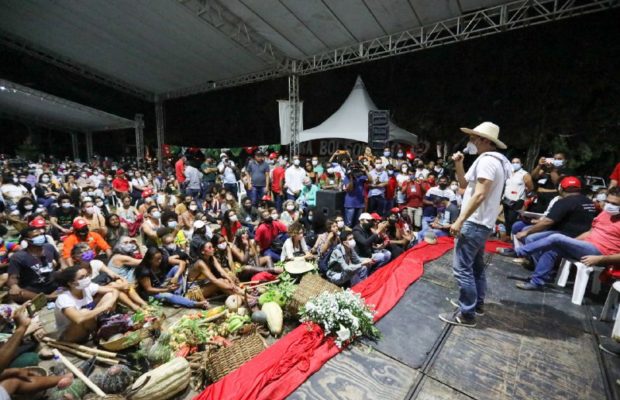 Brasil. “Marighella se reunió con su pueblo”, dice Wagner Moura tras la proyección del film junto al MST de Bahía