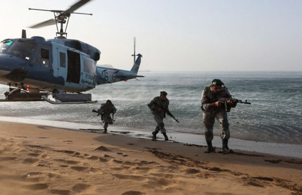 Irán.  Inicia unas amplias maniobras terrestres y marítimas